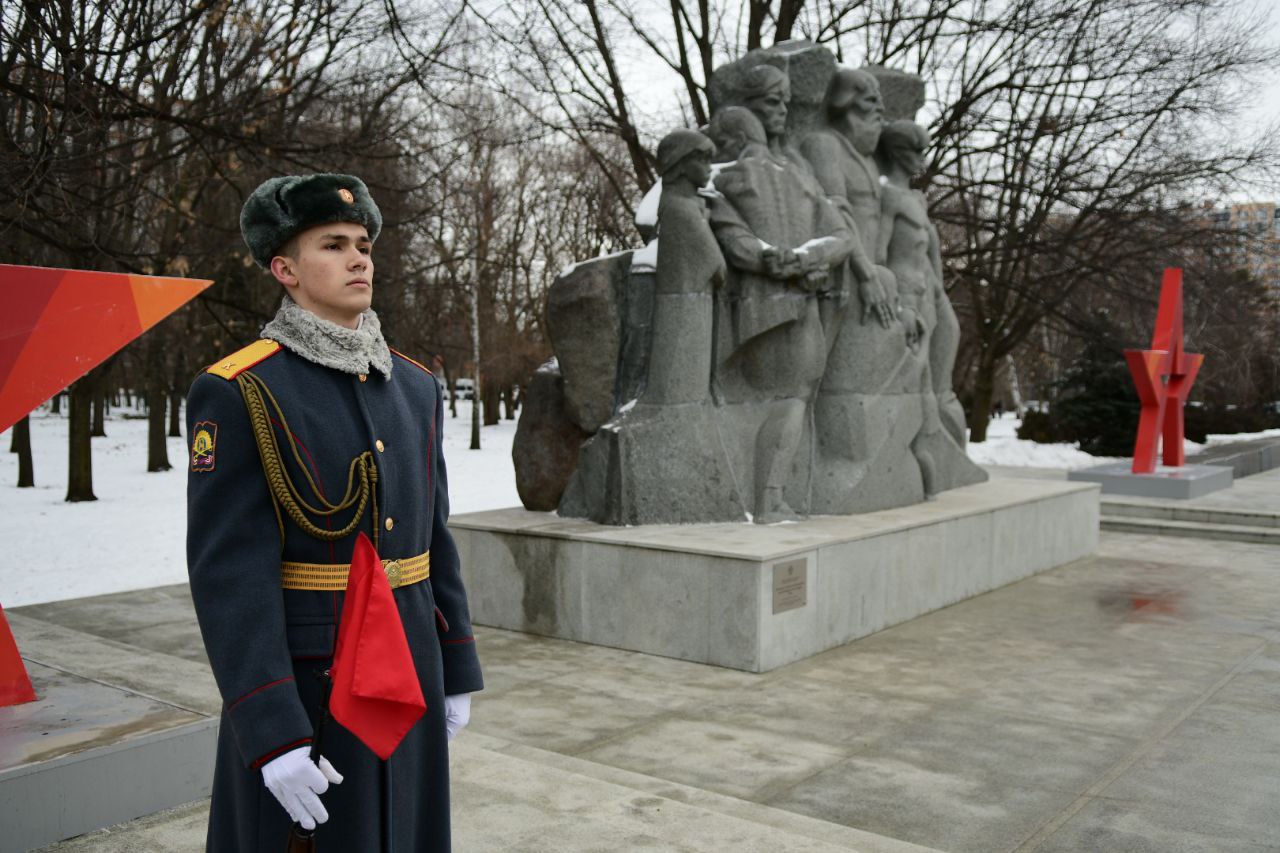 Что стоит за «Бухенвальдским набатом»: история, факты и эмоции